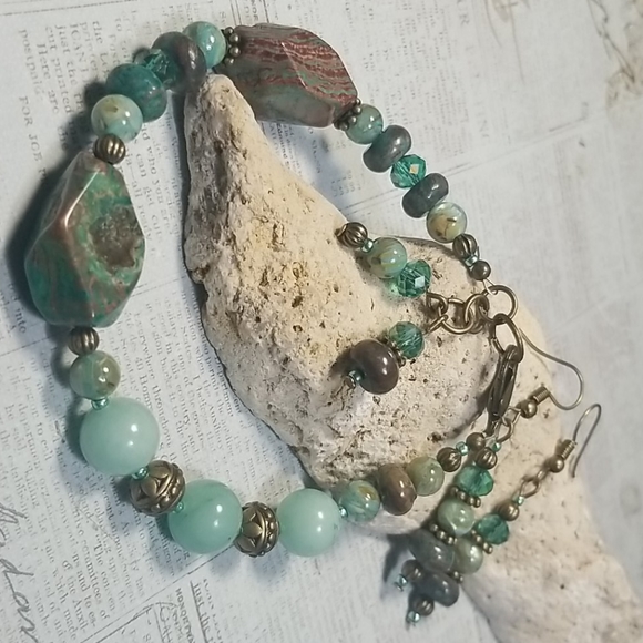 Green crazy lace agate freeform bracelet set - Picture 8 of 8